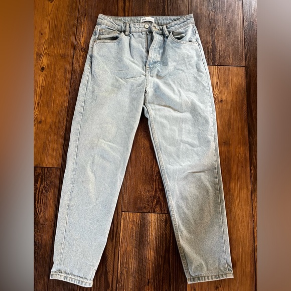 Zara Lightwash Denim Jeans - Picture 1 of 3
